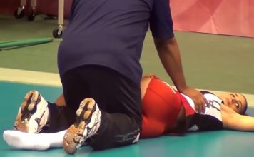 Homem faz massagem a atleta e deixa todos com muita inveja