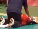 Homem faz massagem a atleta e deixa todos com muita inveja