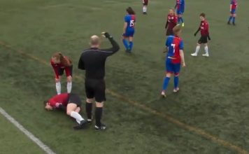 Jogadora dá murro no joelho para tentar colocá-lo no sítio