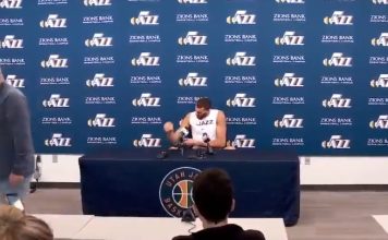 Basquetebolista goza com Covid-19 em conferência e logo depois acusa positivo