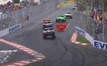 Últimas voltas de corrida de Super Trucks são alucinantes